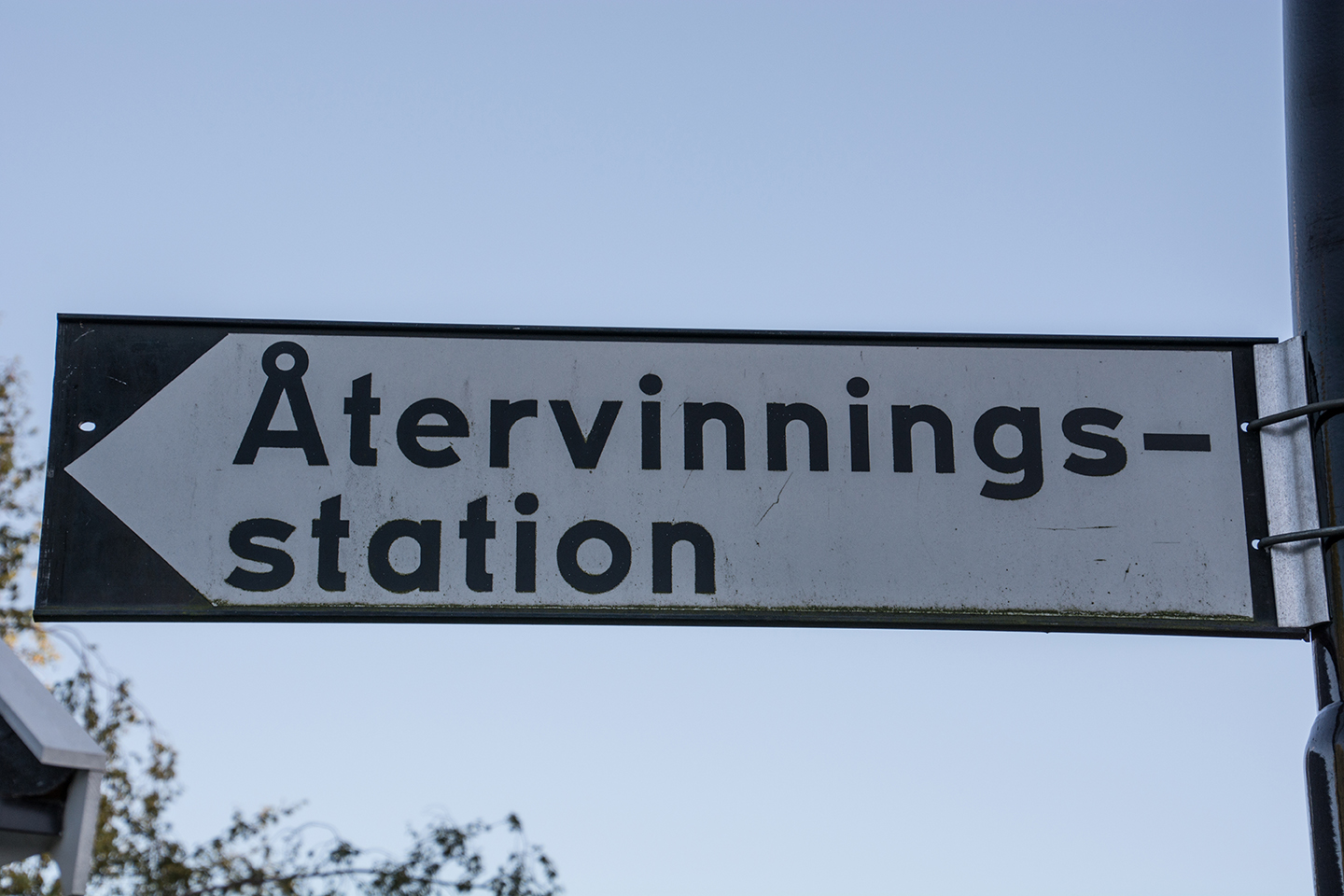 Återvinningsstation Skylt